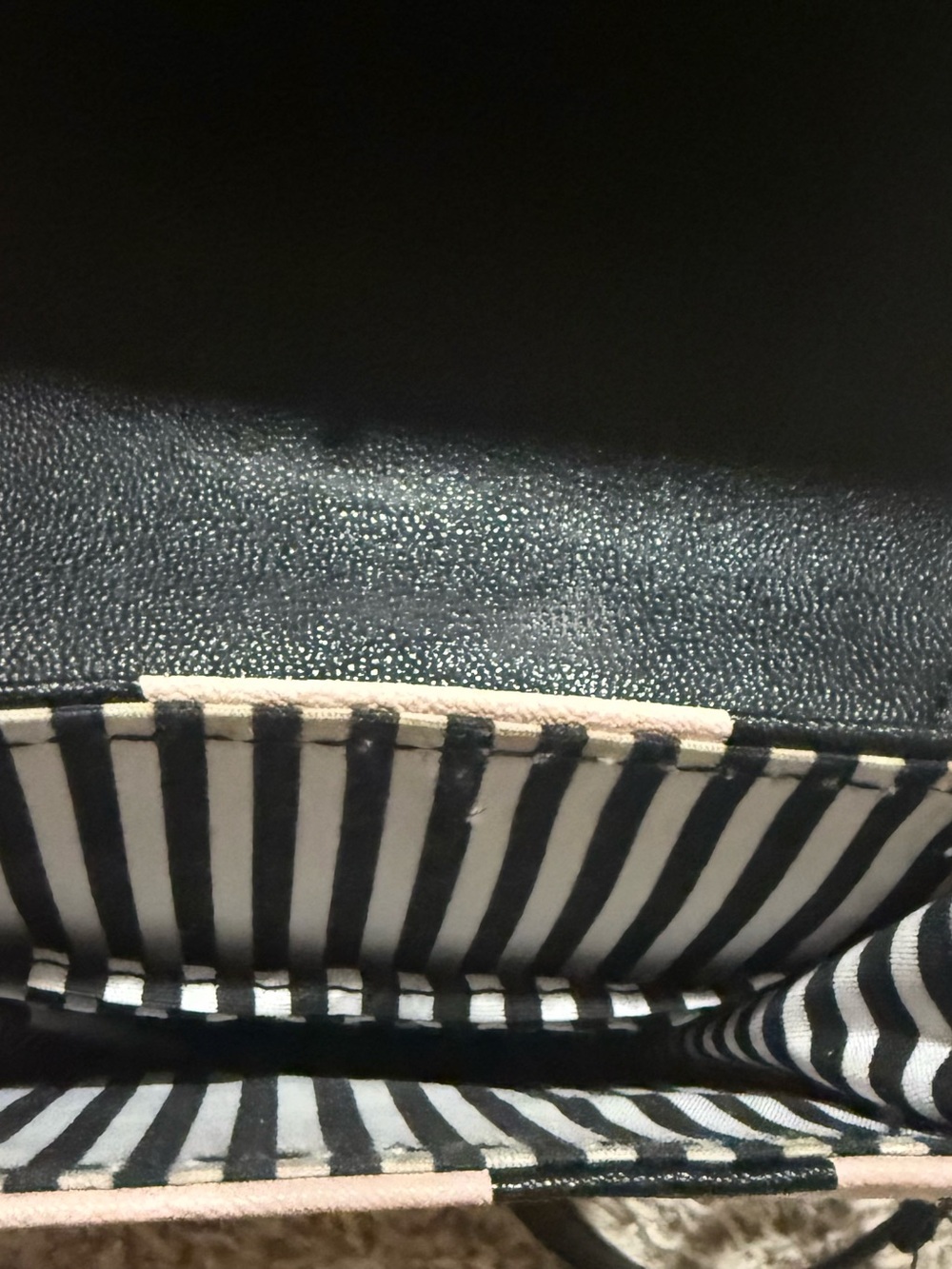 Betsy Johnson Cute Meow Crossbody Bag - Picture 4 of 4